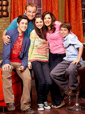 disney_tv_wizards_of_waverly_place_300nm051208.jpg